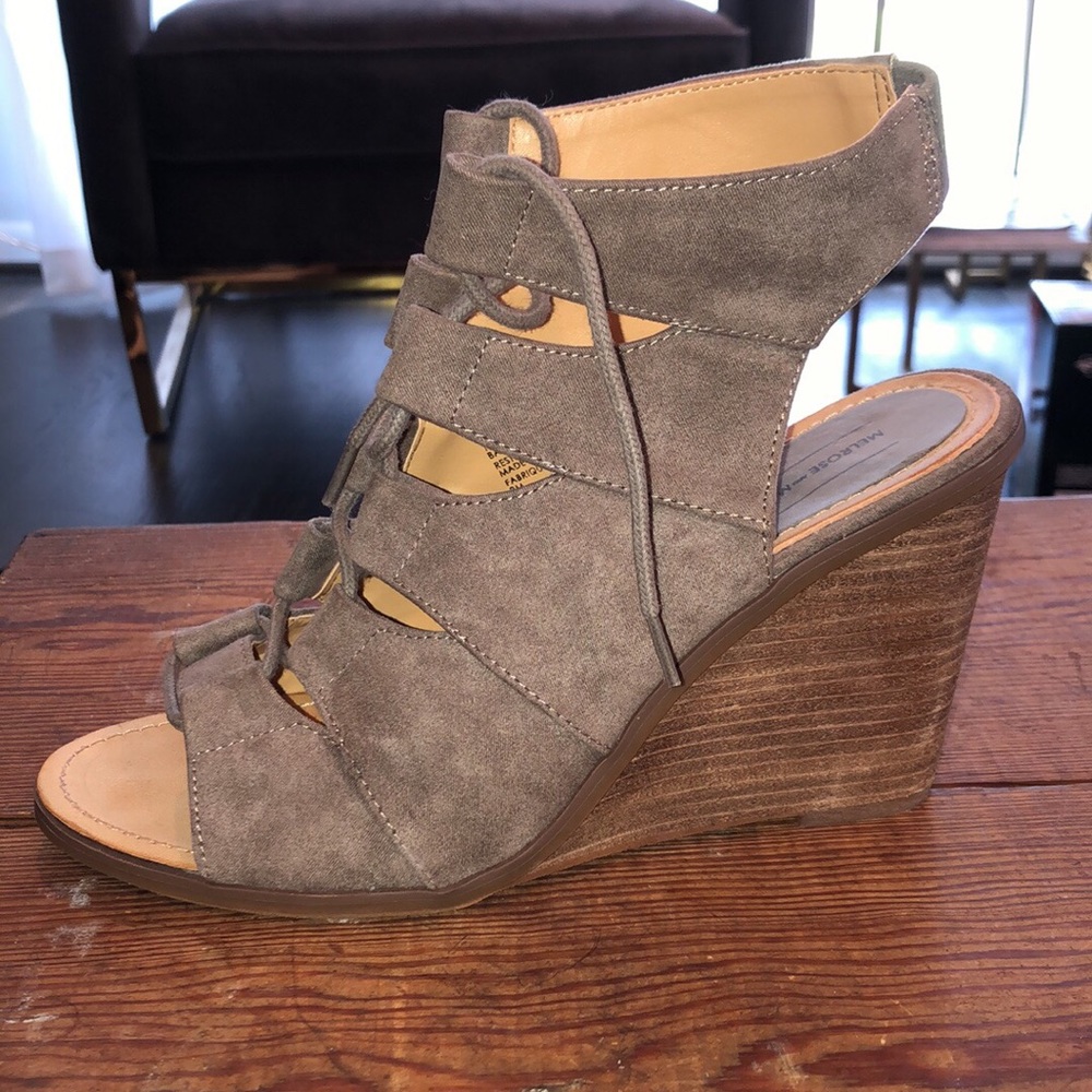 Melrose market wedges